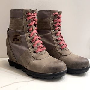 Sorel Women's Lexie Wedge Felt Qarry with Pink Laces